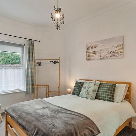 Finest Retreats - Atherfield Apartments No 6 - Tree Tops 페인턴 외부 사진
